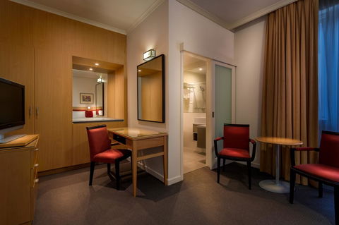 BEST WESTERN PLUS Travel Inn - Tourism Guide 38