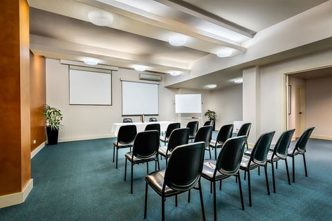 BEST WESTERN PLUS Travel Inn - Tourism Guide 5