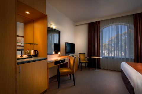 BEST WESTERN PLUS Travel Inn - Tourism Guide 23