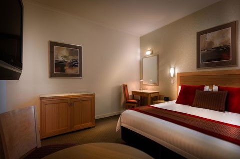 BEST WESTERN PLUS Travel Inn - Tourism Guide 39