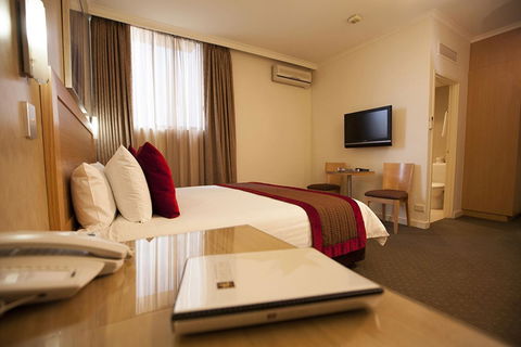 BEST WESTERN PLUS Travel Inn - Tourism Guide 41