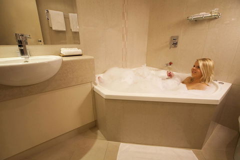 BEST WESTERN PLUS Travel Inn - Tourism Guide 37