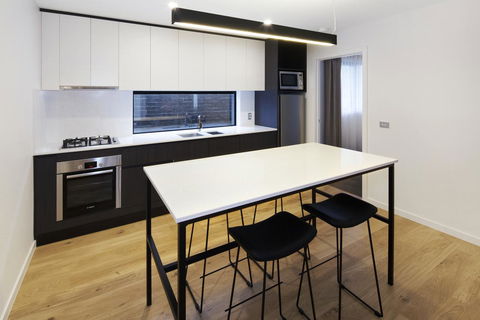 Lakes Edge Apartments - Tourism Guide 6