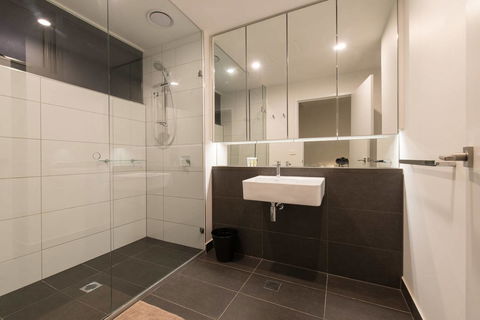 Doncaster Private Collection 2 Bed Townhouse@Pearl - Travel Search 9