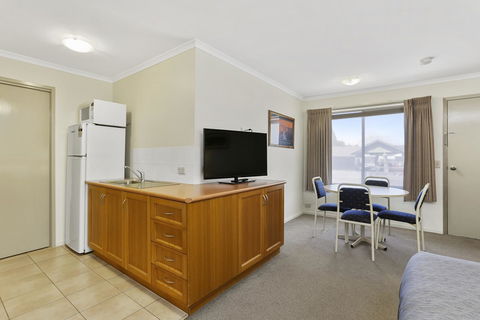 Comfort Inn Warrnambool International - Travel Agents 31