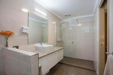 Comfort Inn Warrnambool International - Travel Agents 12