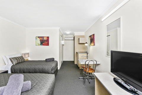 Comfort Inn Warrnambool International - Travel Agents 21