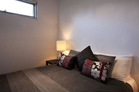 Battery Cove Beach Front Apartment - Travel Search 13