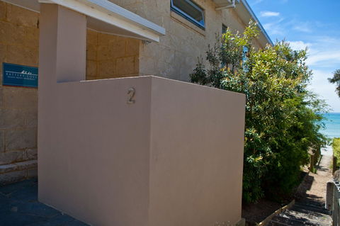 Battery Cove Beach Front Apartment - Travel Search 3