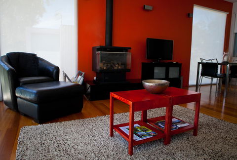 Battery Cove Beach Front Apartment - Travel Search 10