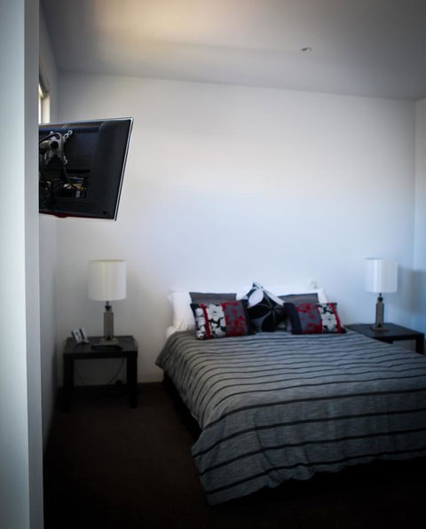 Battery Cove Beach Front Apartment - Travel Search 9