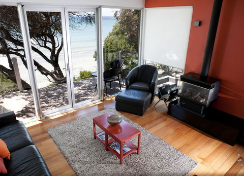 Battery Cove Beach Front Apartment - Travel Search 11