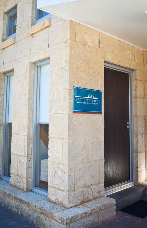 Battery Cove Beach Front Apartment - Travel Search 6