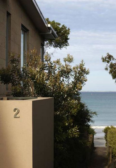 Battery Cove Beach Front Apartment - Travel Search 17