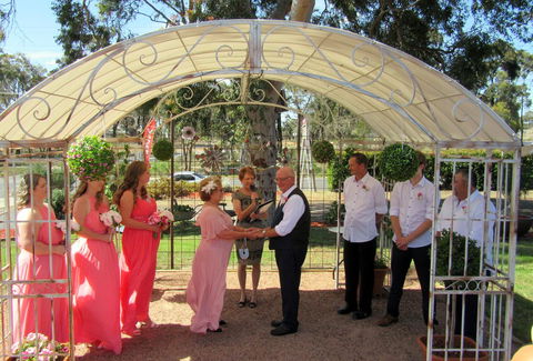 The Highlander Motel - 24HR Check In - Tourism Guide 33