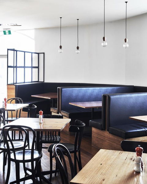 Plough Hotel - Tourism Guide 13