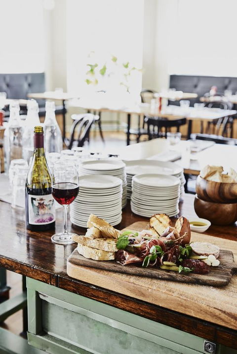 Plough Hotel - Tourism Guide 23