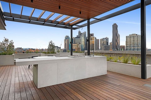 The Eminence Apartments By CLLIX - Tourism Guide 4