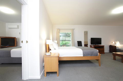 Quality Inn & Suites The Menzies - Tourism Guide 11