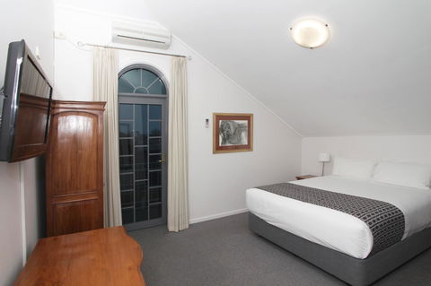 Quality Inn & Suites The Menzies - Tourism Guide 28