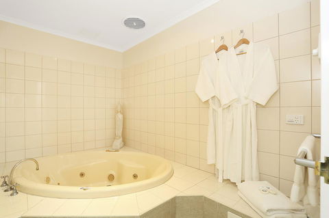 Quality Inn & Suites The Menzies - Tourism Guide 35
