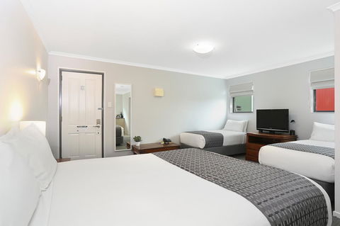 Quality Inn & Suites The Menzies - Tourism Guide 15