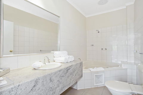 Quality Inn & Suites The Menzies - Tourism Guide 31