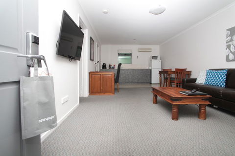 Quality Inn & Suites The Menzies - Tourism Guide 40