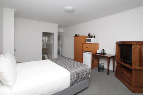 Quality Inn & Suites The Menzies - Tourism Guide 7