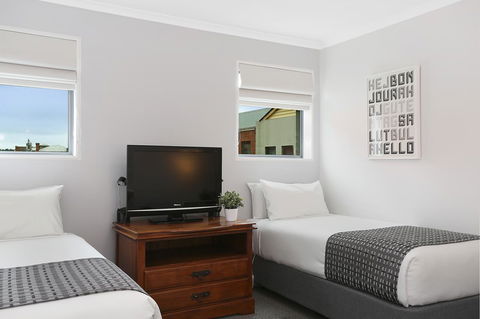 Quality Inn & Suites The Menzies - Tourism Guide 14