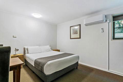 Quality Inn & Suites The Menzies - Tourism Guide 3