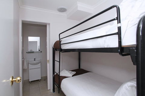 Quality Inn & Suites The Menzies - Tourism Guide 27