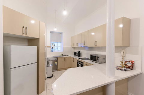 Unique 3 Bedroom Central CBD Townhouse - Tourism Guide 4