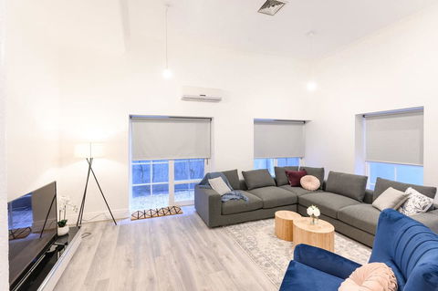 Unique 3 Bedroom Central CBD Townhouse - Tourism Guide 3