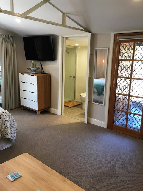 The Cosy Bungalow - Travel Agents 3