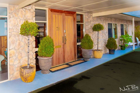 Amara Springs Guest House - Tourism Guide 8