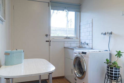 Uptown Frankston - Travel Agents 13