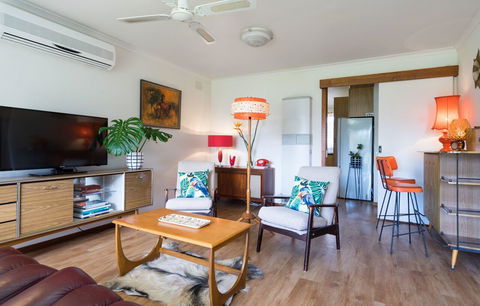 Uptown Frankston - Travel Agents 16
