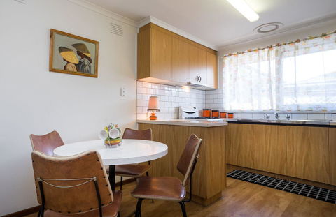 Uptown Frankston - Travel Agents 8