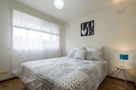 Uptown Frankston - Travel Agents 6