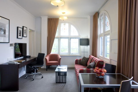 Alto Hotel On Bourke - Tourism Guide 1