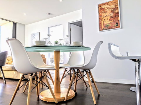 Breathtaking View Apartment With Gym & Sauna - Tourism Guide 24