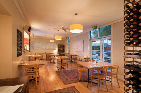 Athelstane House - Travel Search 10