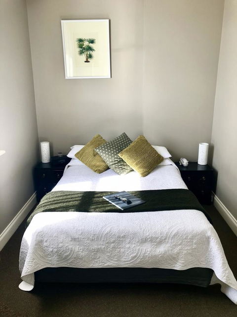 Athelstane House - Travel Search 6