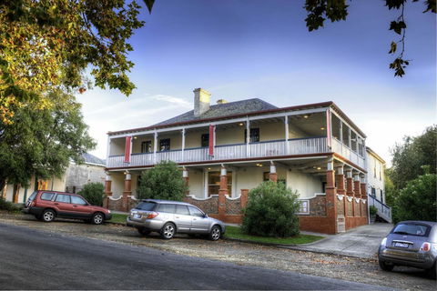 Athelstane House - Travel Search 9