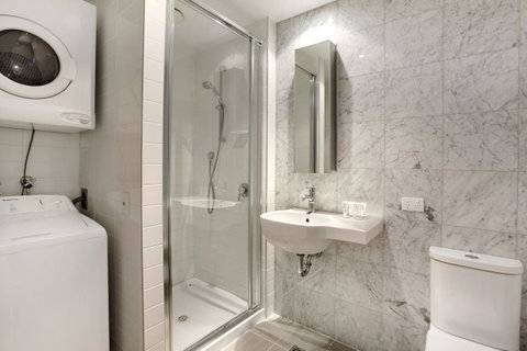 Adara Hotel Richmond - Tourism Guide 4