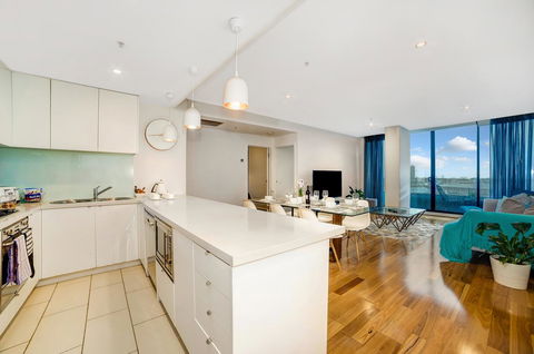 Signature Waterfront Apartments - Travel Agents 11