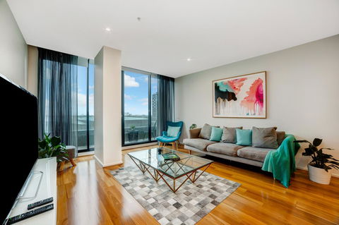Signature Waterfront Apartments - Travel Agents 15