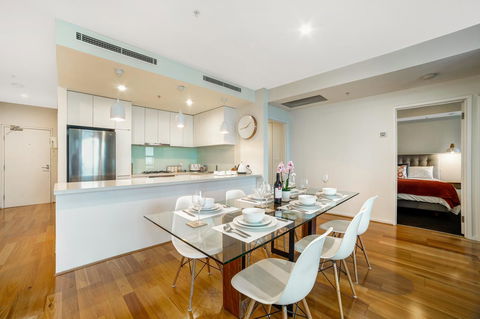Signature Waterfront Apartments - Travel Agents 13