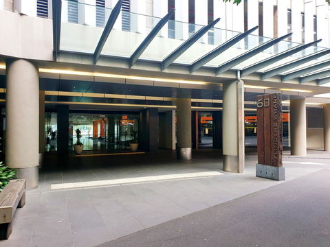 Signature Waterfront Apartments - Travel Agents 37